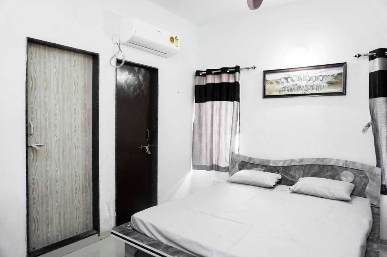 Mahadev Premium Homestay Garudeshwar Bagian luar foto