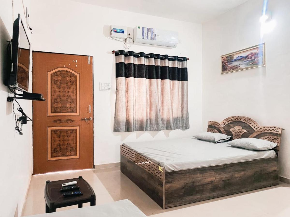 Mahadev Premium Homestay Garudeshwar Bagian luar foto