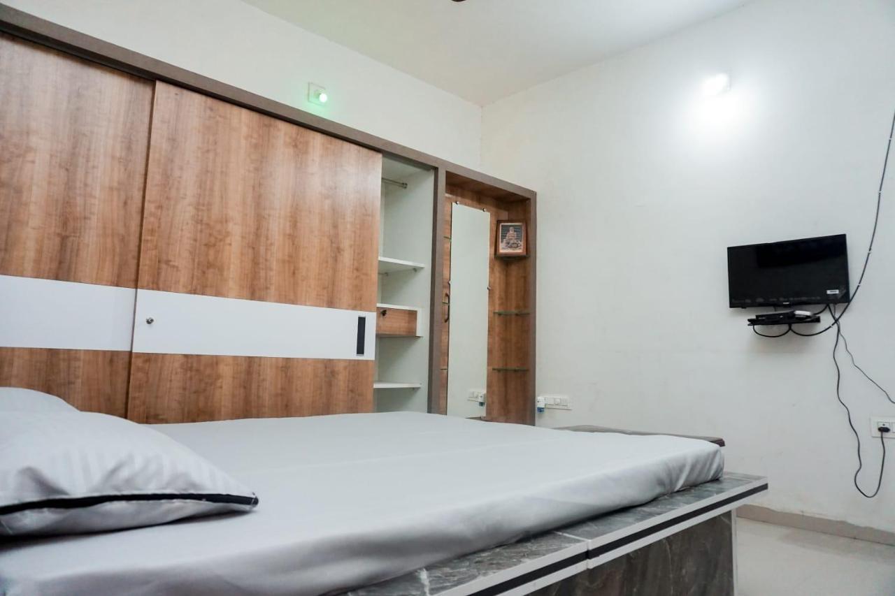 Mahadev Premium Homestay Garudeshwar Bagian luar foto